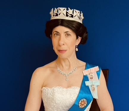 Sheryl Faye as Queen Elizabeth 